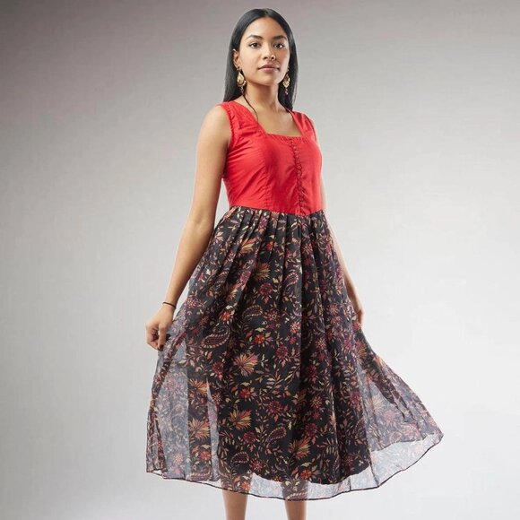 Black and Red Chanderi Printed Dress | Muvvas Boutique - Picture 3 of 4